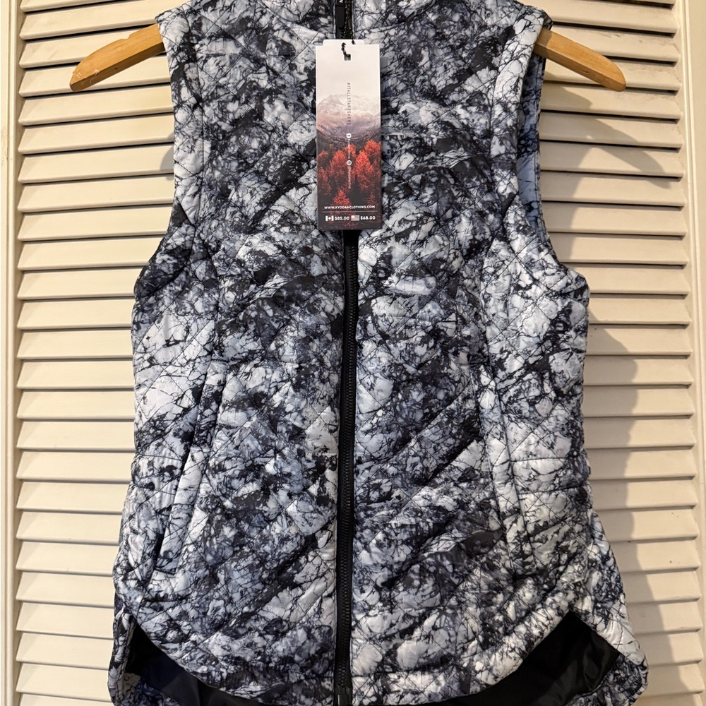 Kyodan Black and Gray Puffer Vest